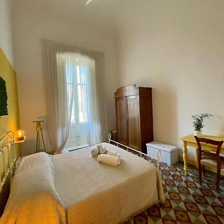 4 Balconi House-Appartamento Salentino Nel Centro Di Lecce Bagian luar foto