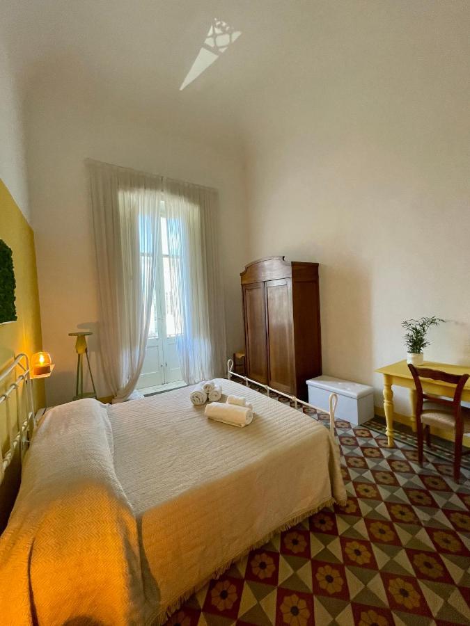 4 Balconi House-Appartamento Salentino Nel Centro Di Lecce Bagian luar foto