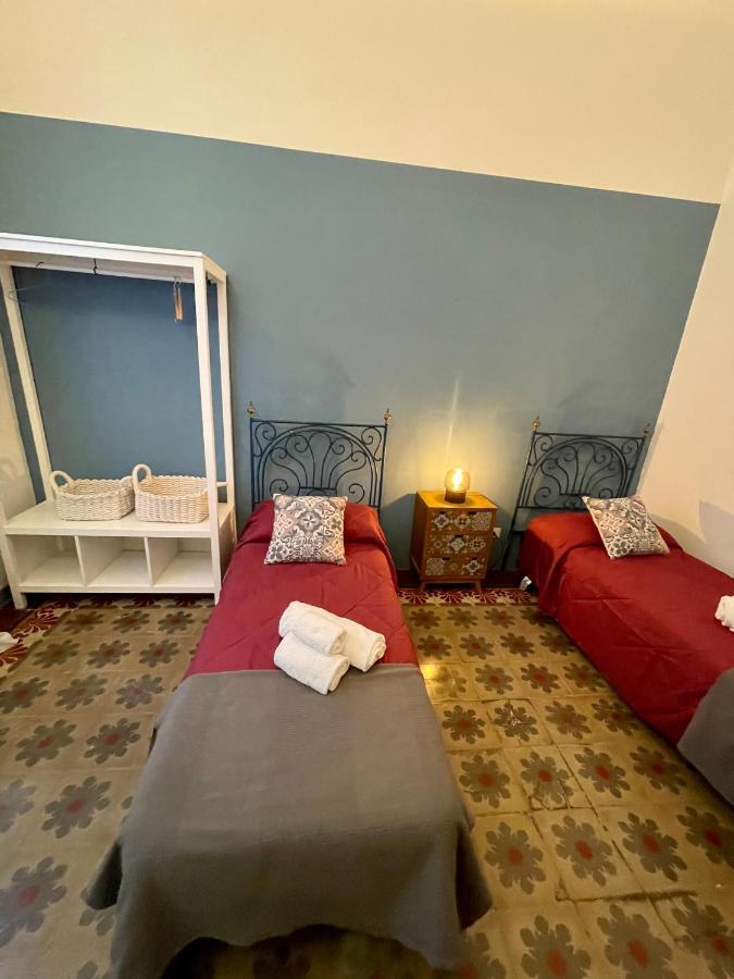 4 Balconi House-Appartamento Salentino Nel Centro Di Lecce Bagian luar foto