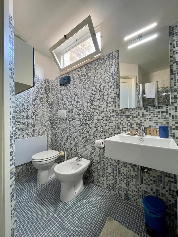 4 Balconi House-Appartamento Salentino Nel Centro Di Lecce Bagian luar foto