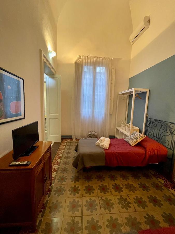 4 Balconi House-Appartamento Salentino Nel Centro Di Lecce Bagian luar foto