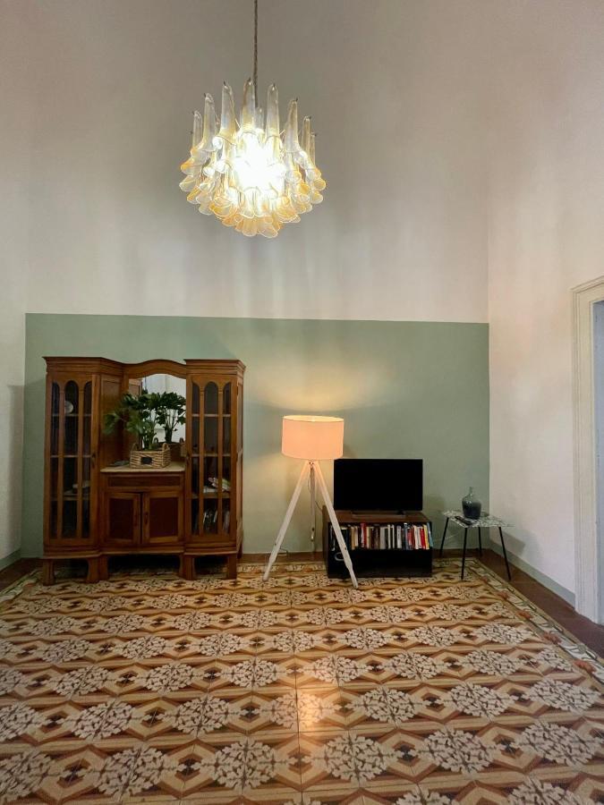 4 Balconi House-Appartamento Salentino Nel Centro Di Lecce Bagian luar foto